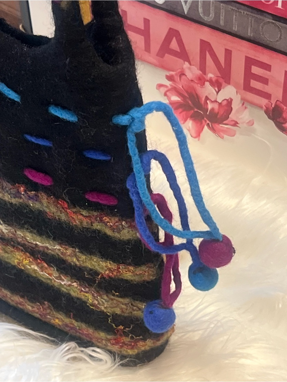 Rising Tide hand. made Black & Purple wool Felt Flower Shoulder Bag - Picture 5 of 11